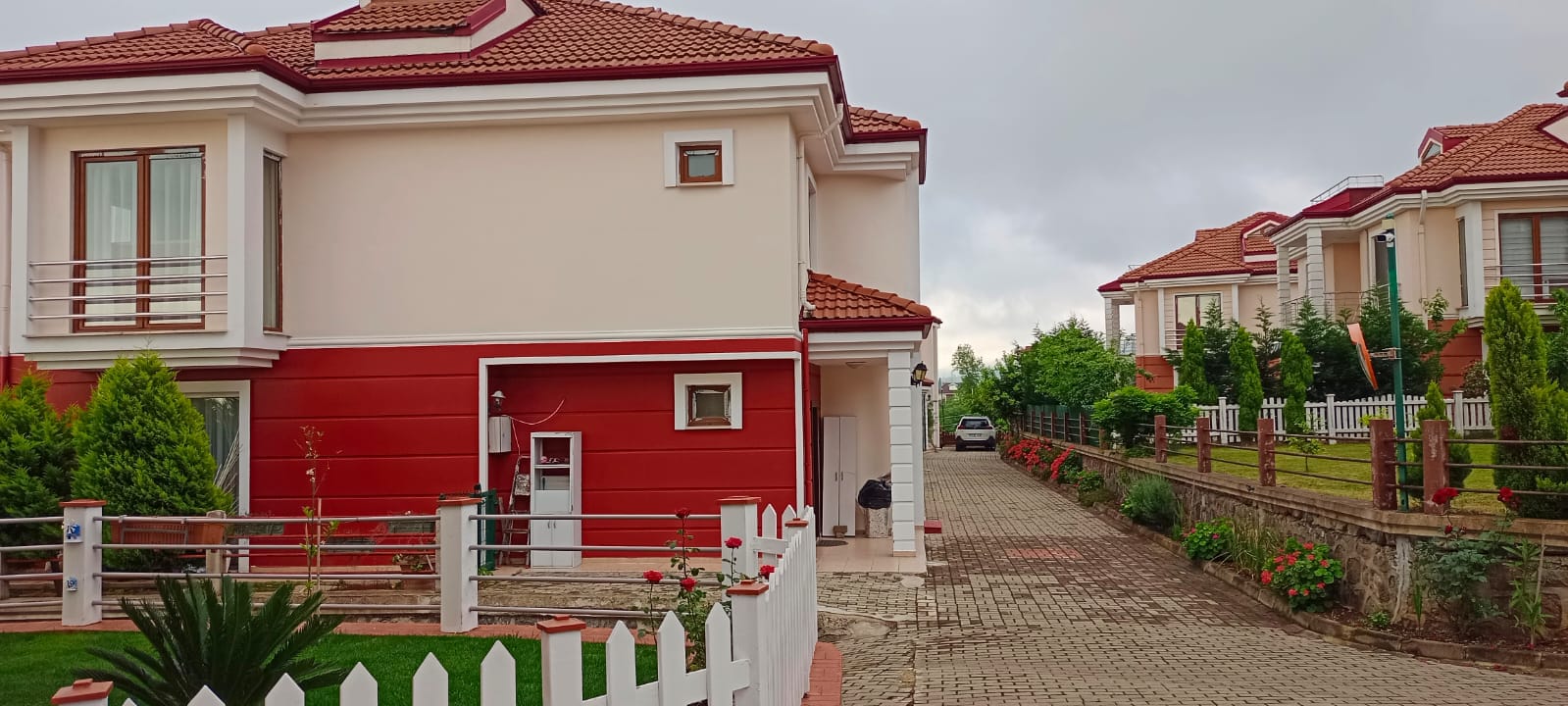 AKÇAABAT DARICA 2 KATLI TRİBLEKS VİLLA